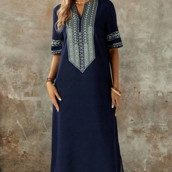 Emery Rose Dresses & Skirts - Emery Rose NWT Maxi Dress Size Medium Bohemian Navy & White Notch Neck Summer